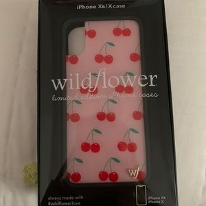 NWT wildflower case